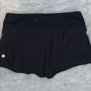 Lulu lemon size 6 black shorts
